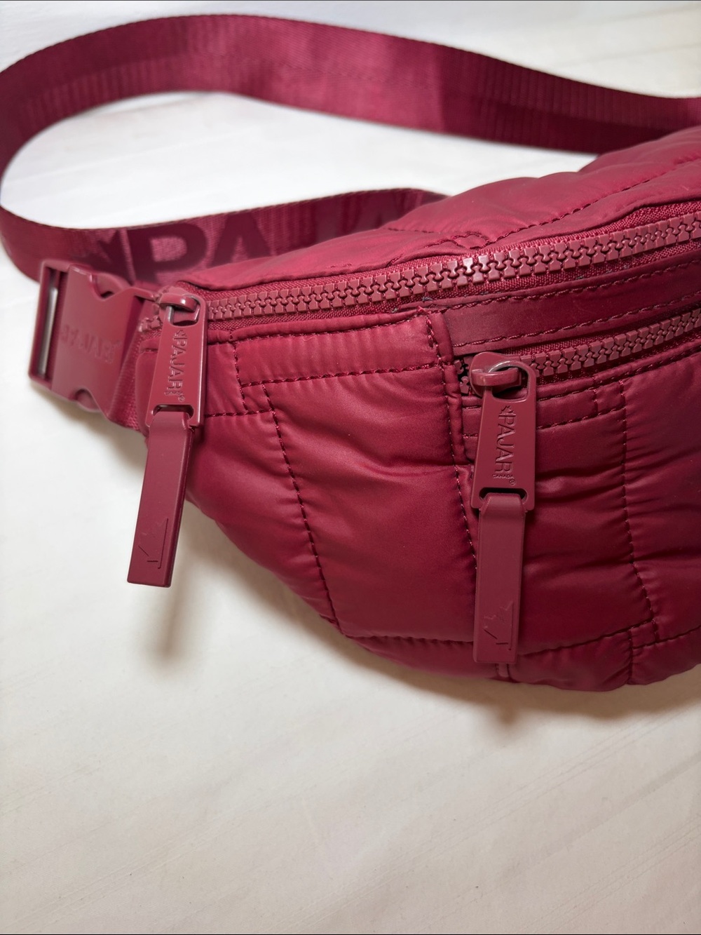 Pajar Cohen burgundy puffer unisex fanny pack belt bag - Picture 3 of 16